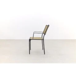 VDG Laura Stapelbare Tuinstoel - Black Steel/natural Wicker 9 VDG Laura Stapelbare Tuinstoel - Black Steel/natural Wicker -Geselecteerde Tuinmeubelwinkel 1000066865 0103