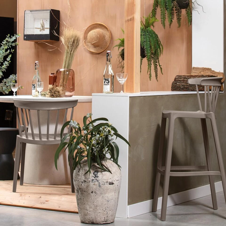 WOOOD Bliss Barstoelen Buiten - Kunststof - Taupe - Set Van 2 4 WOOOD Bliss Barstoelen Buiten - Kunststof - Taupe - Set Van 2 - Afbeelding 2