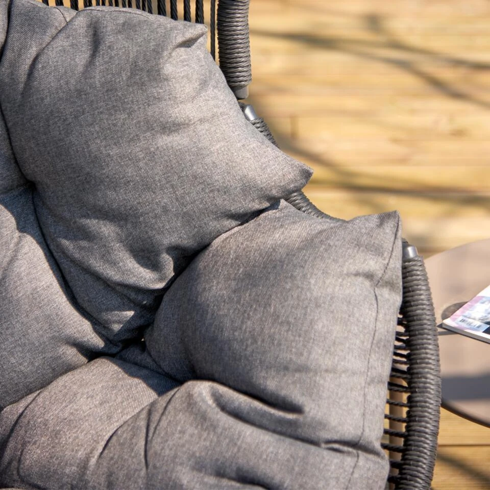 Lisomme Ayla Rattan Tuin Loungestoel Zwart - Met Zitkussens 6 Lisomme Ayla Rattan Tuin Loungestoel Zwart - Met Zitkussens - Afbeelding 4