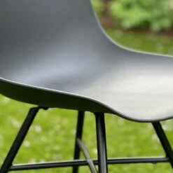 Nolon Noa-Pip Kunststof Tuinstoel Zwart - Zwart Onderstel -Geselecteerde Tuinmeubelwinkel d6e719a08a884add8a91a94546b3b040