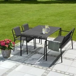 Lisomme Zahra Metalen Tuinstoel Zwart - Met Armleuningen -Geselecteerde Tuinmeubelwinkel e04a77ed97eb44fc8ecc070e63332f26